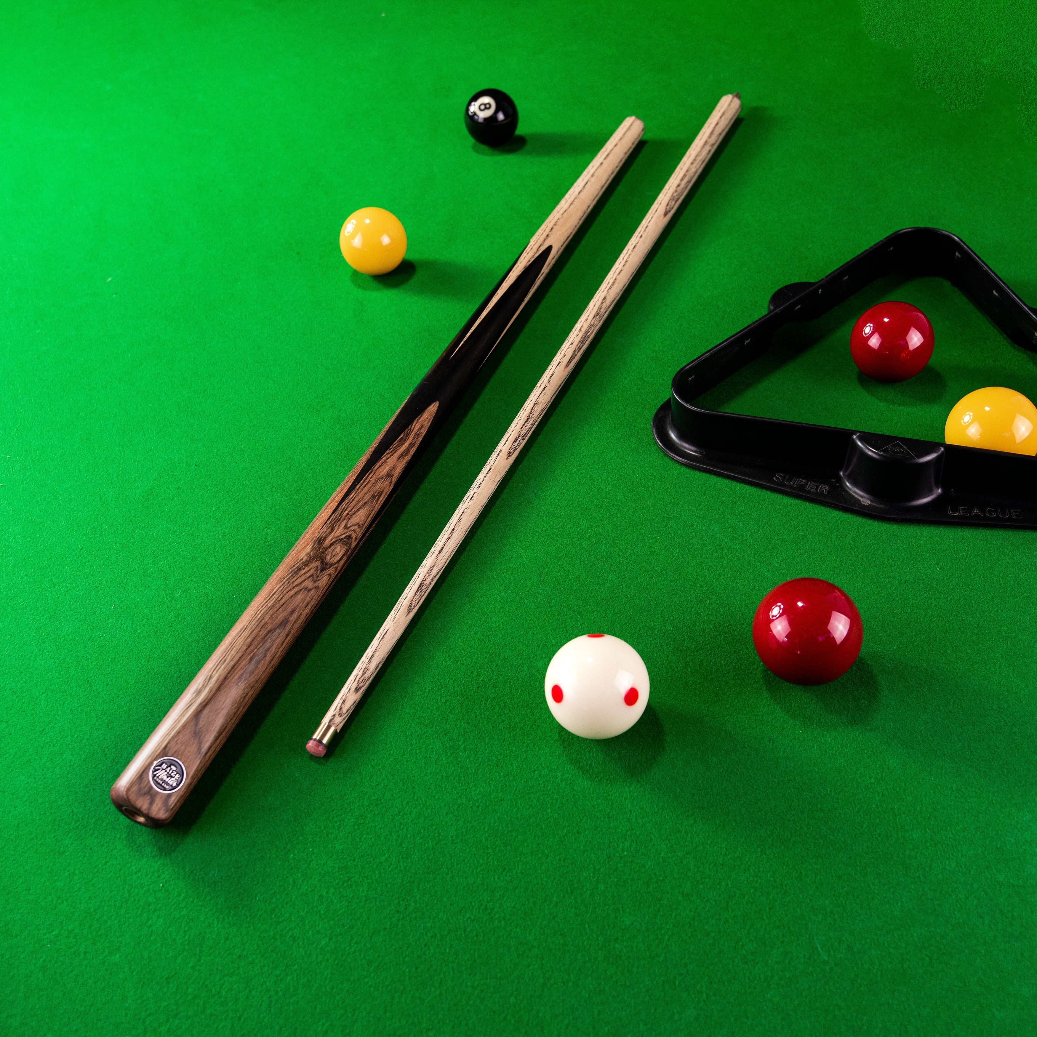 Baize Master Golden Sandalwood pool cue and case set - 9.5mm tip Cue + Case