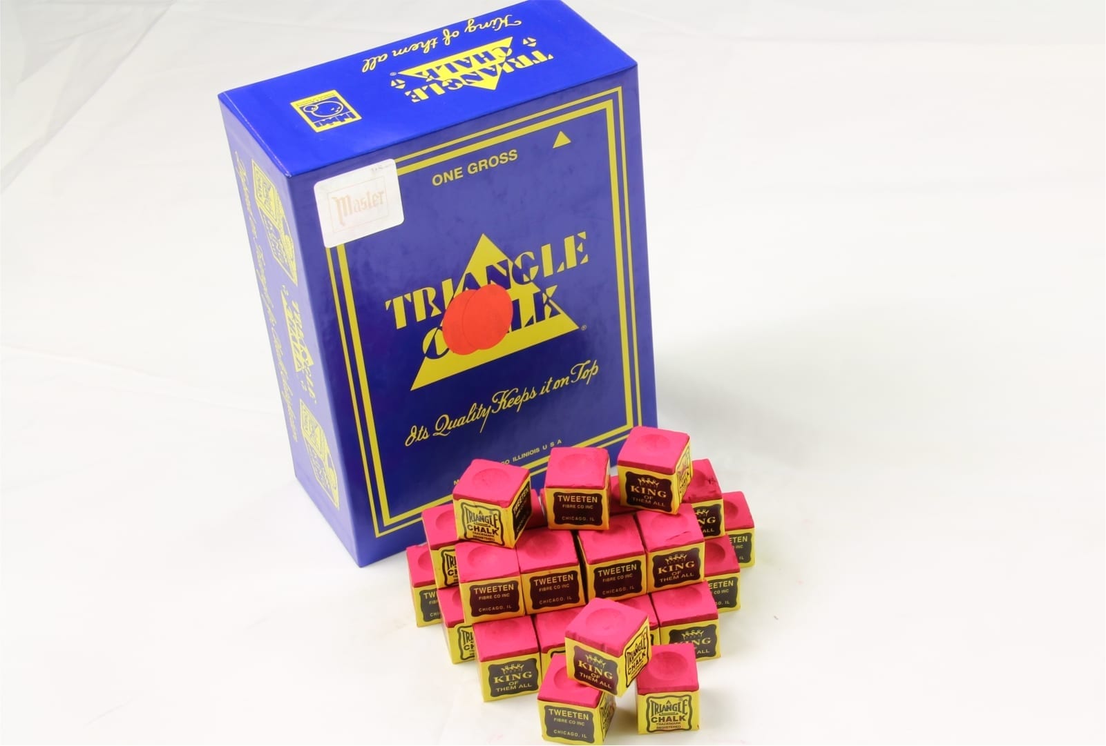 Triangle red chalk - 12 pieces Cue + Case