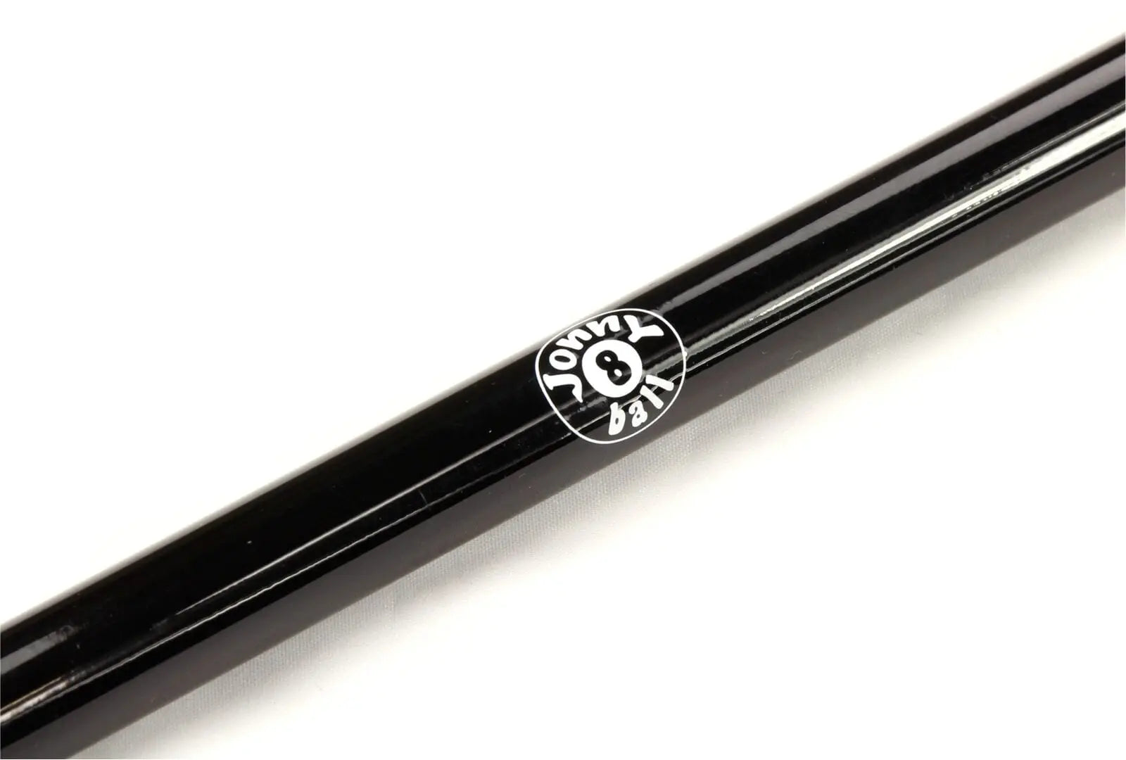Jonny 8 Ball 57-inch 2-piece cue rest Cue + Case