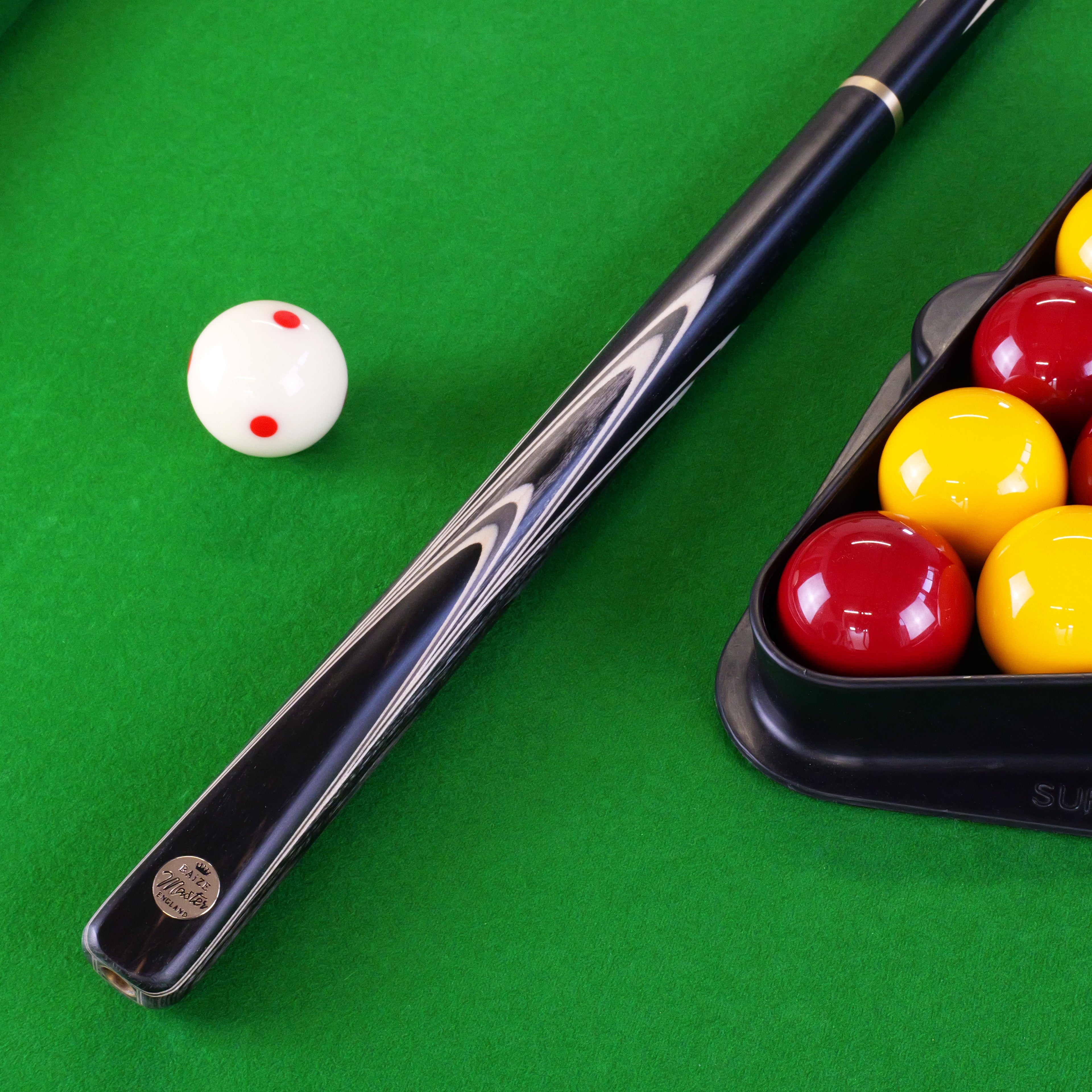 Baize Master Gold Series G67 57-inch 3/4 pool cue Cue + Case