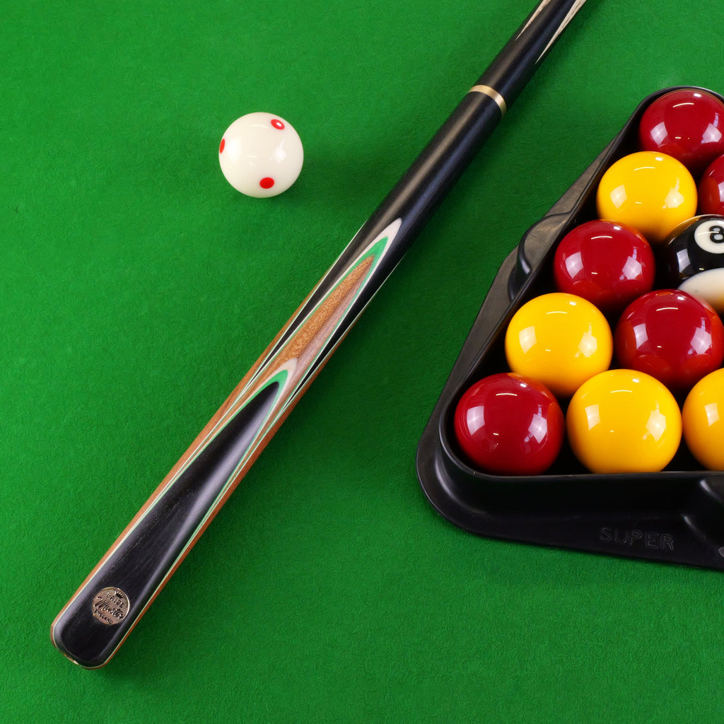 Baize Master Gold Series Green Flash 57-inch 3/4 pool cue Cue + Case