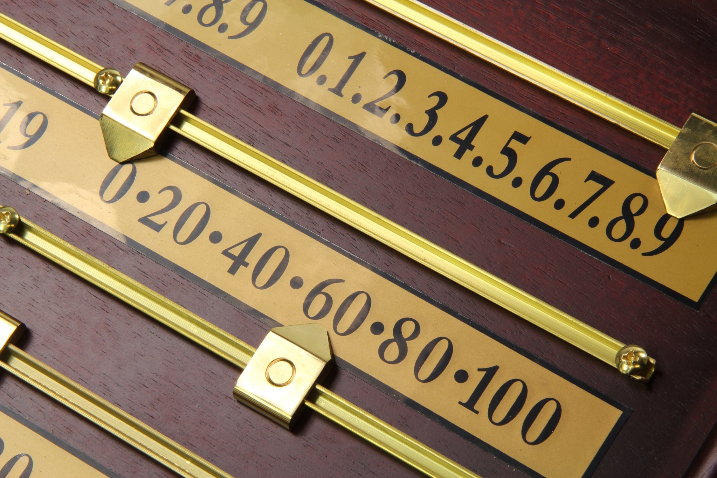 Mahogany 4-player snooker scoreboard Cue + Case