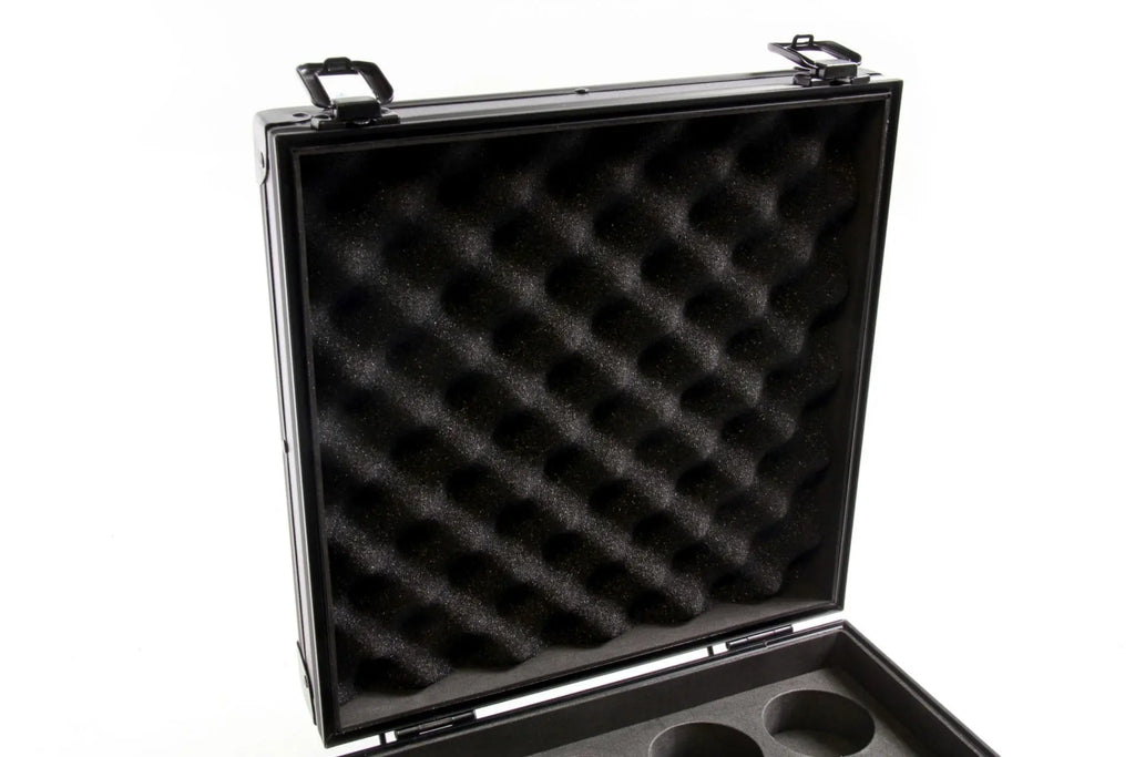 Baize Master black aluminium 16-ball pool ball case Cue + Case